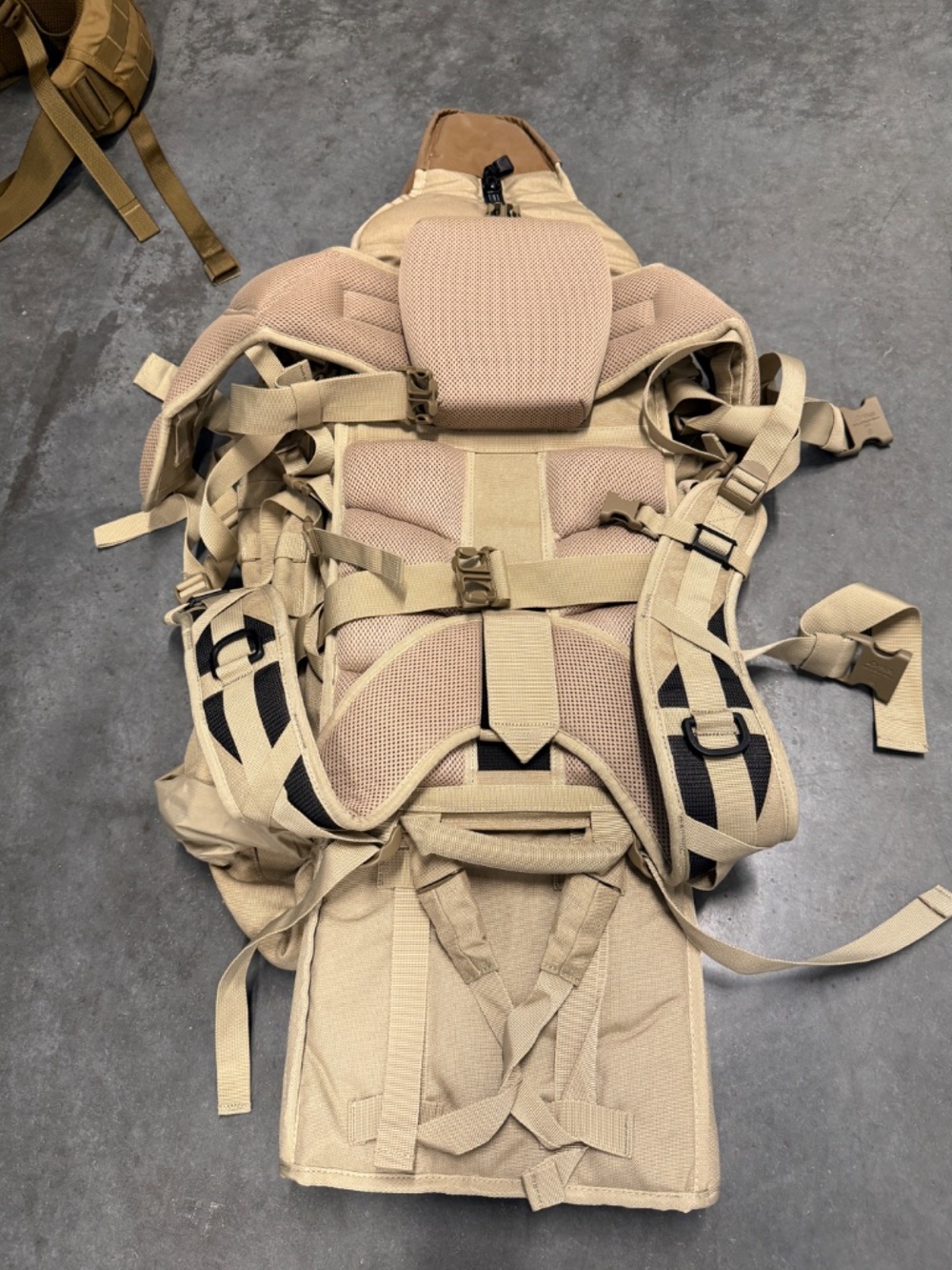 Eberlestock Rifle Pack, Tan - Picture 9 of 9